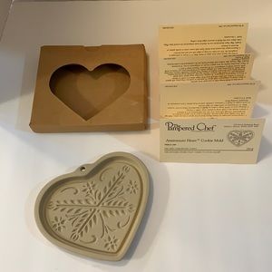 COPY - THE PAMPERED CHEF ANNIVERSARY HEART 2000 COOKIE MOLD NWOTS/PAMPHLET/RECE…